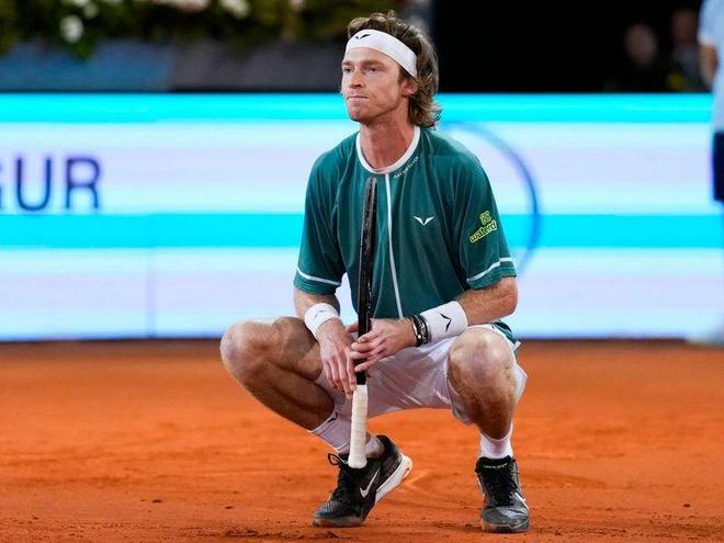 的包围下 的包围下